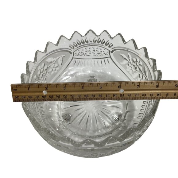 Vintage Clear Glass Footed Serving Bowl With Scalloped Edge & Floral Pattern - Picture 7 of 7